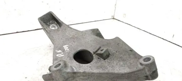 BMW X1 E84 Engine mounting bracket 22116775041 6775041