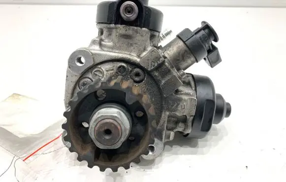 Volkswagen Phaeton Fuel injection high pressure pump 0445010646