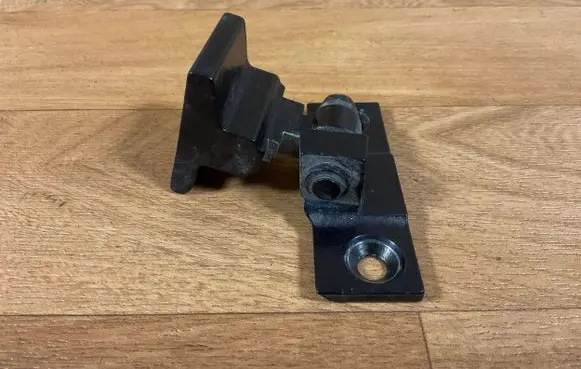 BMW 5 E60 E61 Rear door upper hinge 7068087
