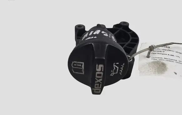 Opel Insignia A Oil filler cap 55586618