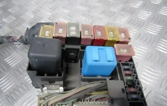 Mazda 323 Fuse box set 72543033 7254-3033