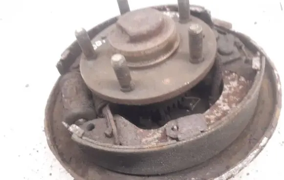 Mazda Premacy Rear wheel hub spindle/knuckle 