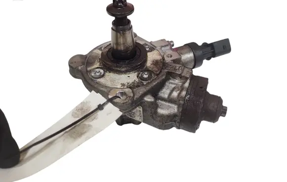 BMW 1 E81 E87 Fuel injection high pressure pump 0445010506