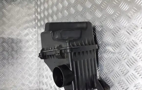 Suzuki Liana Air filter box