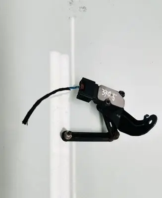 BMW X5 F15 Front height sensor lever 6867646 1761402252 10172401233