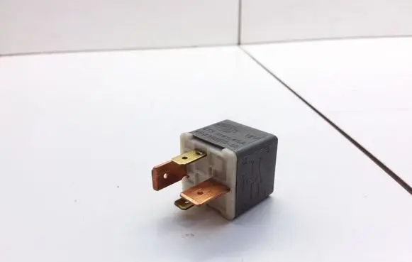 Volkswagen Caddy Hazard warning light relay 191937503