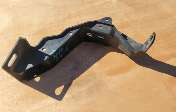 Jaguar XF X250 Headlight/headlamp mounting bracket CX2316A143AB