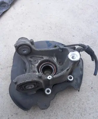 Rear wheel hub