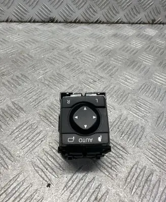 Toyota RAV 4 (XA50) Wing mirror switch 9311K97