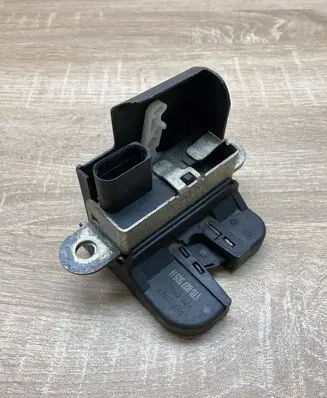 Volkswagen Touran I Tailgate/trunk/boot lock/catch/latch 1T0827505H
