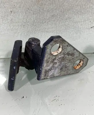 Volkswagen Golf V Front door upper hinge