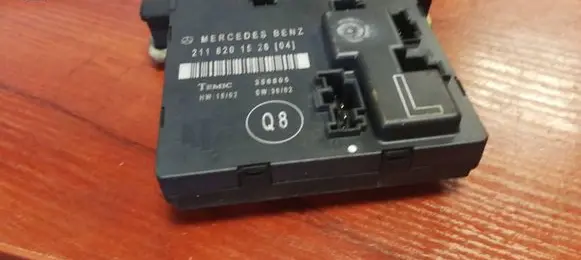 Mercedes-Benz E W211 Door control unit/module 2118201526