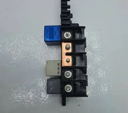 Volkswagen PASSAT B5 Fuse box set 8L0941822A 896083000