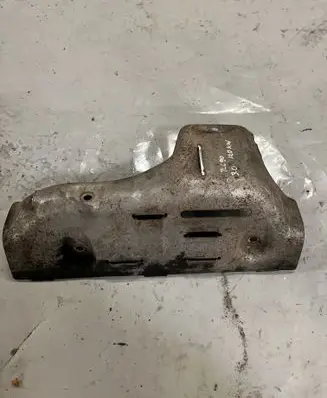 Toyota Land Cruiser (HDJ90) Heat shield in engine bay 