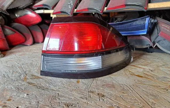 Mazda 626 Rear/tail lights 22061825