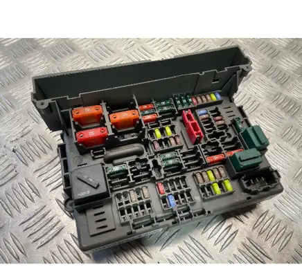 BMW X1 E84 Fuse module 9119446 90400668 8265300004
