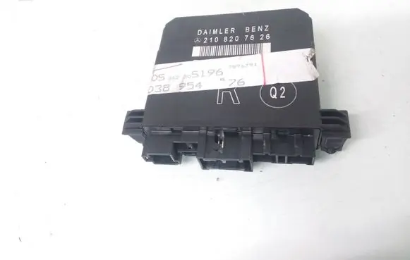 Mercedes-Benz E W210 Door control unit/module 2108207626