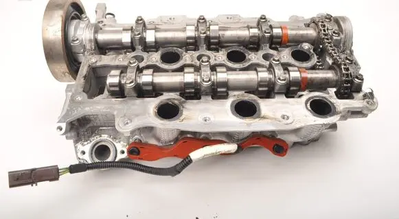 Land Rover Discovery 5 Engine head 9X2Q-6090-DA