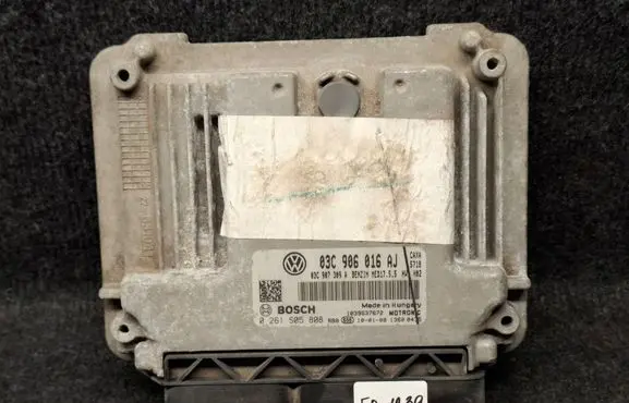 Volkswagen Golf VI Engine control unit/module 03C906016AJ 03C907309A 0261S05808