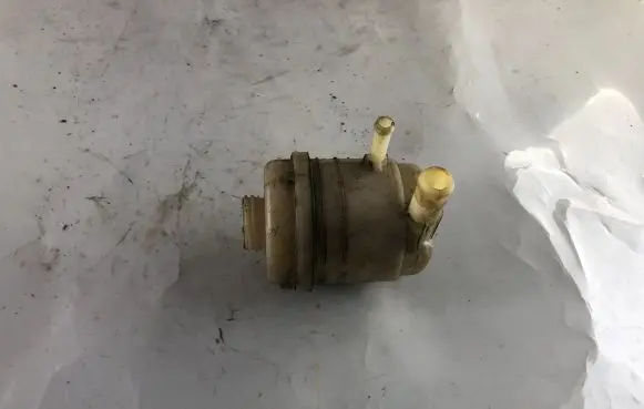 KIA Sorento Power steering fluid tank/reservoir
