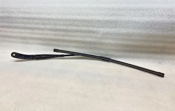 Audi Q3 F3 Front wiper blade arm 83B955407A