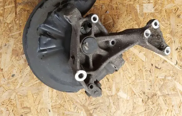 Seat Alhambra (Mk2) Rear wheel hub