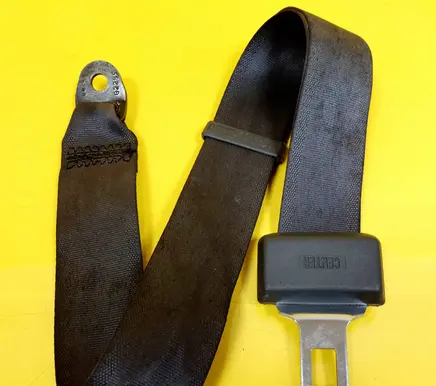 Mitsubishi Colt Middle seatbelt (rear) 0425031