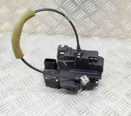 Opel Antara Front door lock