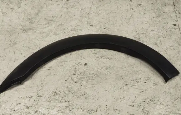 Volkswagen Golf III Front arch trim 1H0853818A