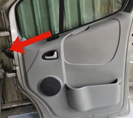 Opel Vivaro Front door check strap stopper 311823G