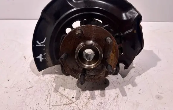 Toyota Auris E180 Front wheel hub