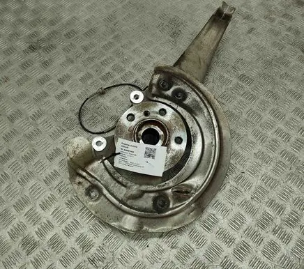BMW iX Front wheel hub 6890574