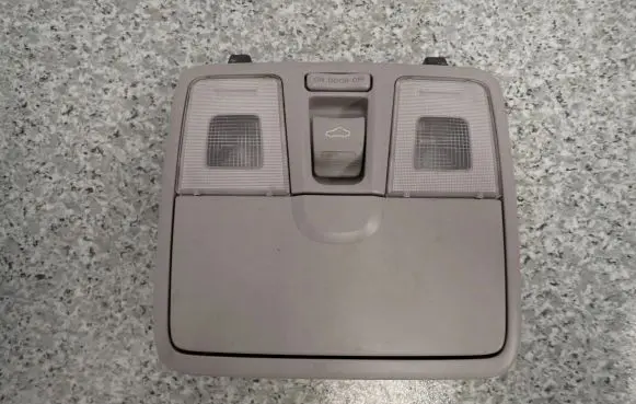 Hyundai Veloster Headlining lighting console trim 