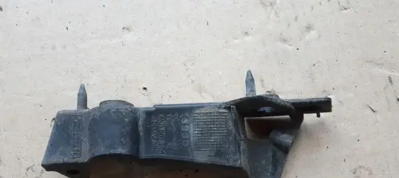 Audi A4 S4 B8 8K Front bumper mounting bracket 8K0807284