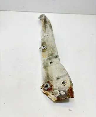 Fender mounting bracket
