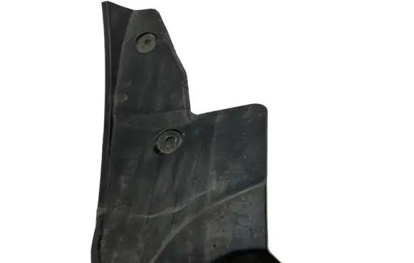 Rear arch fender liner splash guards