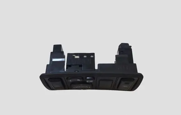 Toyota Avensis T250 Wing mirror switch 777669 183575 156762