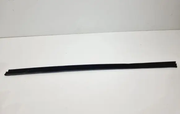 Toyota RAV 4 (XA40) Rubber seal front coupe door window 6817242060