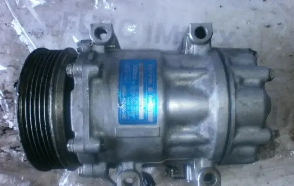 Volvo S40, V40 Air conditioning (A/C) compressor (pump) 8708581