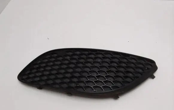 Opel Zafira B Front grill 13247320