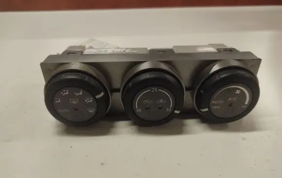 Nissan X-Trail T30 Climate control unit A0200018A02000 27500EQ310