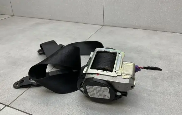 Audi A6 S6 C6 4F Front seatbelt 560788601