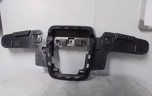 Dodge RAM Radio/GPS head unit trim 186172500 FC00AAS31354