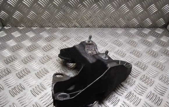 Volkswagen PASSAT B5.5 Engine mounting bracket 8E0199351