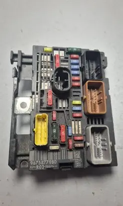 Citroen C5 Fuse module 9675877980