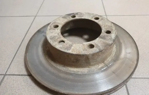 Toyota Land Cruiser (HDJ90) Front brake disc