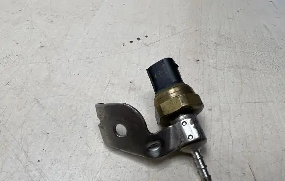 Fuel pressure sensor