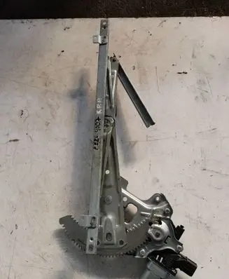 Peugeot 4007 Front door window regulator with motor