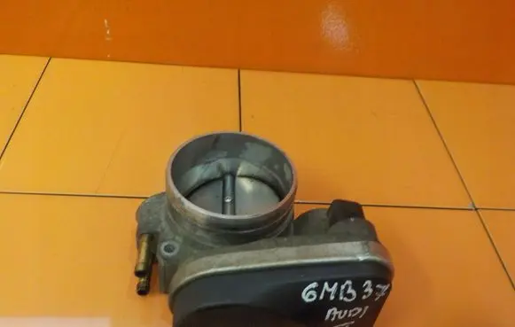Audi TT Mk1 Throttle body valve 022133062AA 6MB37