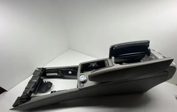 Mercedes-Benz C W204 Center console A20468005